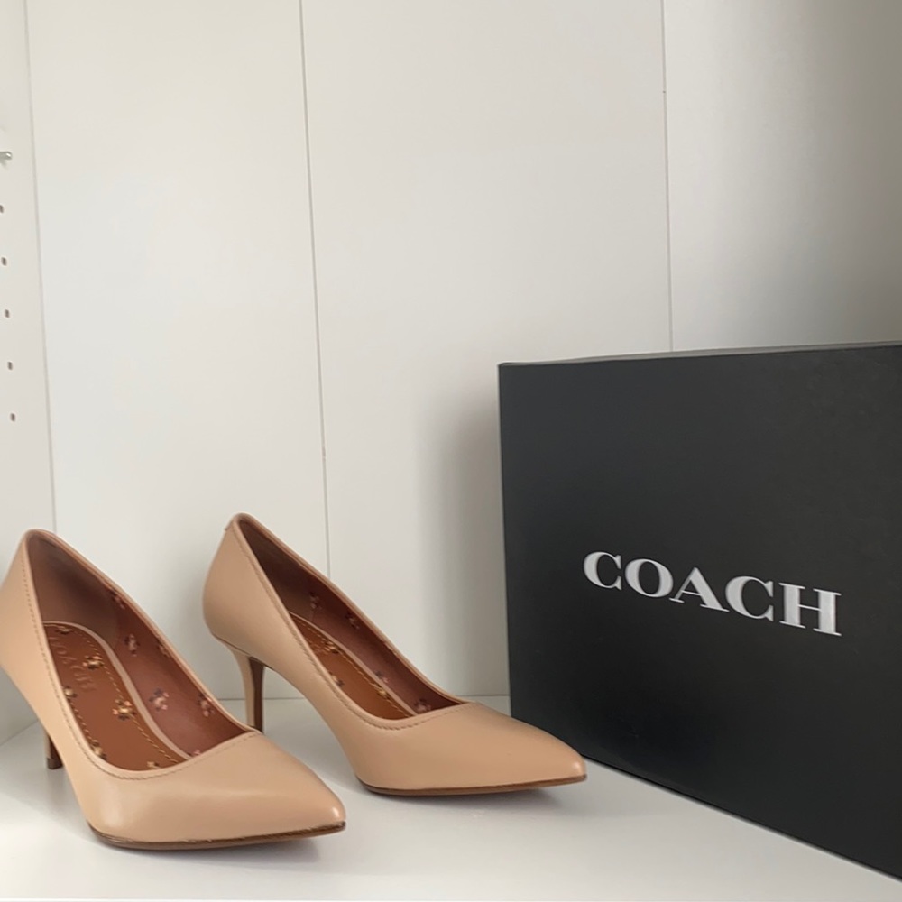 NIB Coach nude pumps